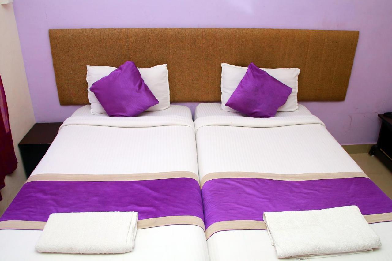 Hotel V bee Plaza Thiruvananthapuram Exterior foto