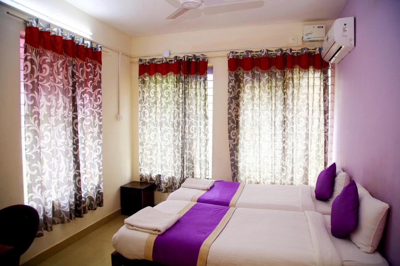 Hotel V bee Plaza Thiruvananthapuram Exterior foto