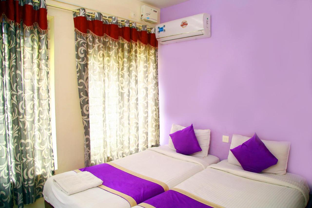 Hotel V bee Plaza Thiruvananthapuram Exterior foto