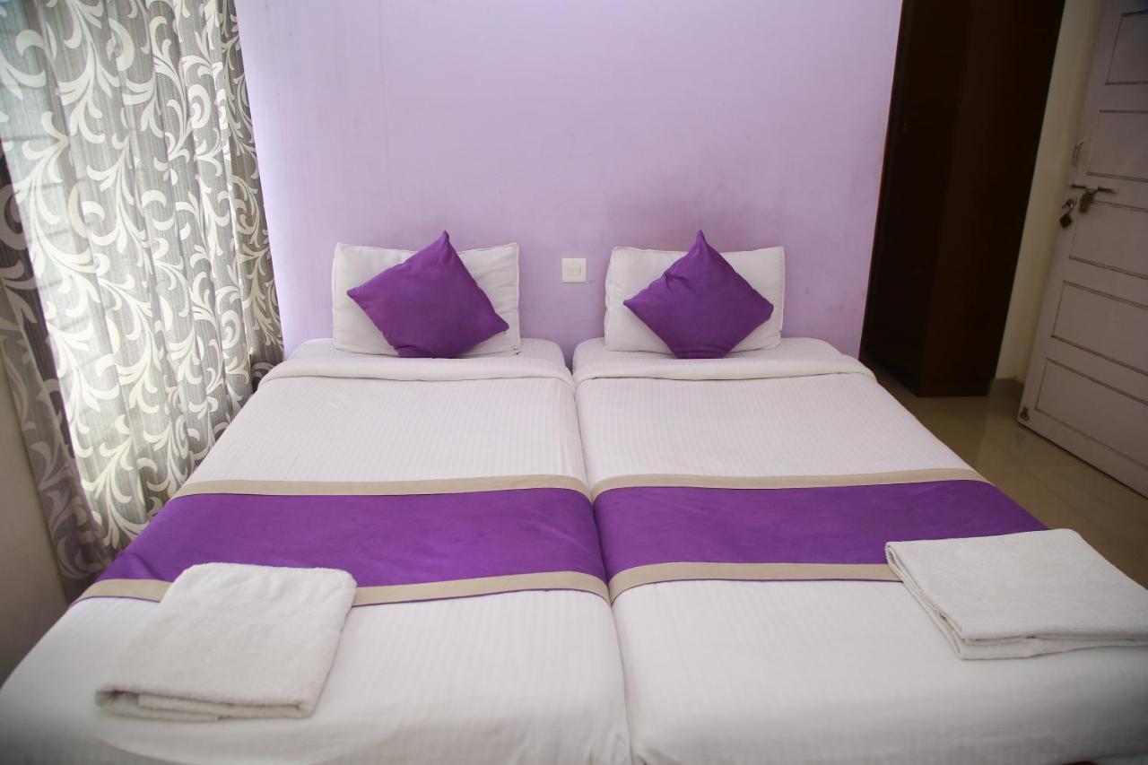 Hotel V bee Plaza Thiruvananthapuram Exterior foto