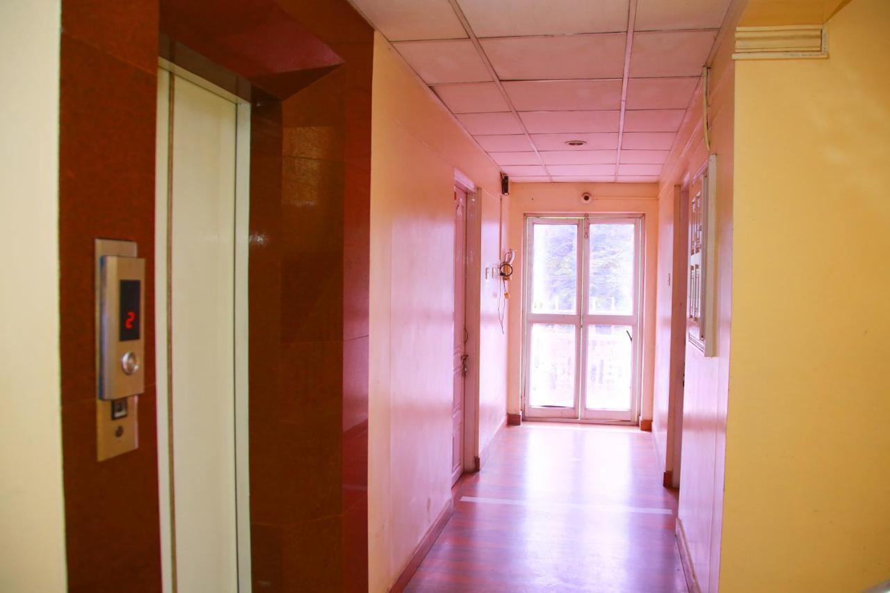 Hotel V bee Plaza Thiruvananthapuram Exterior foto