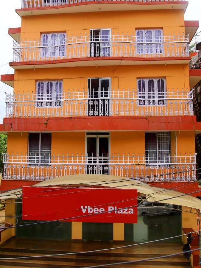 Hotel V bee Plaza Thiruvananthapuram Exterior foto