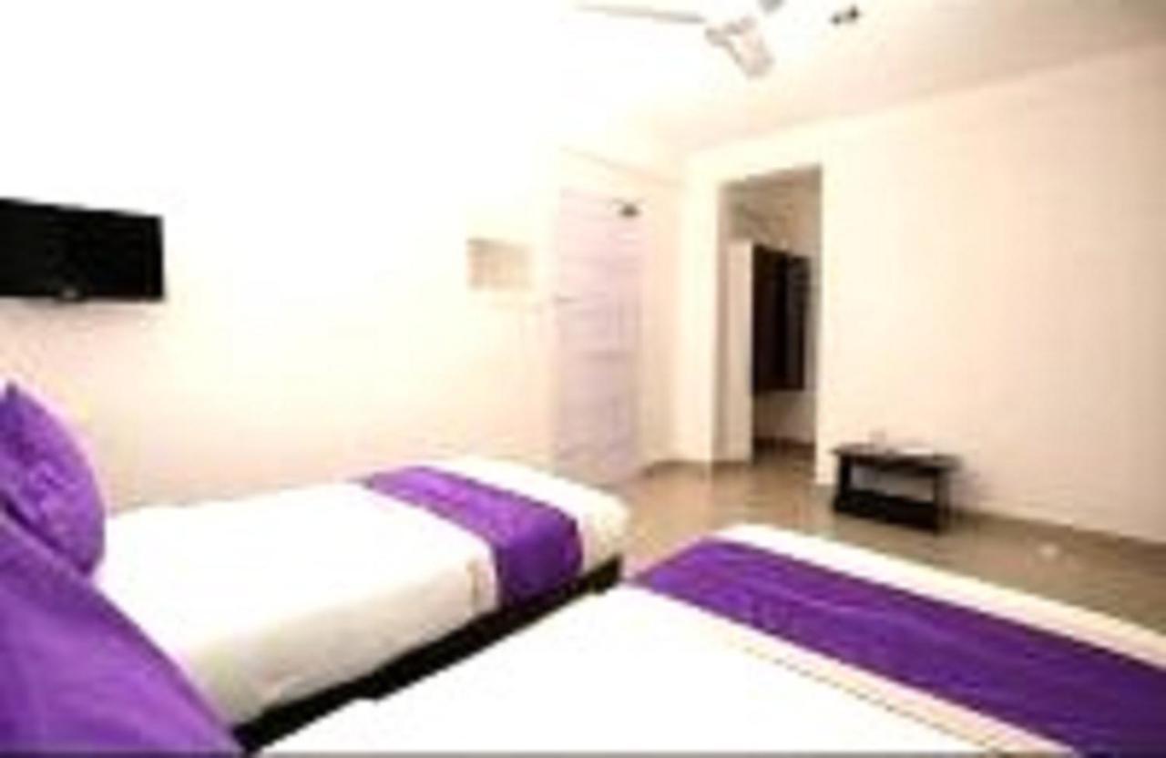 Hotel V bee Plaza Thiruvananthapuram Exterior foto